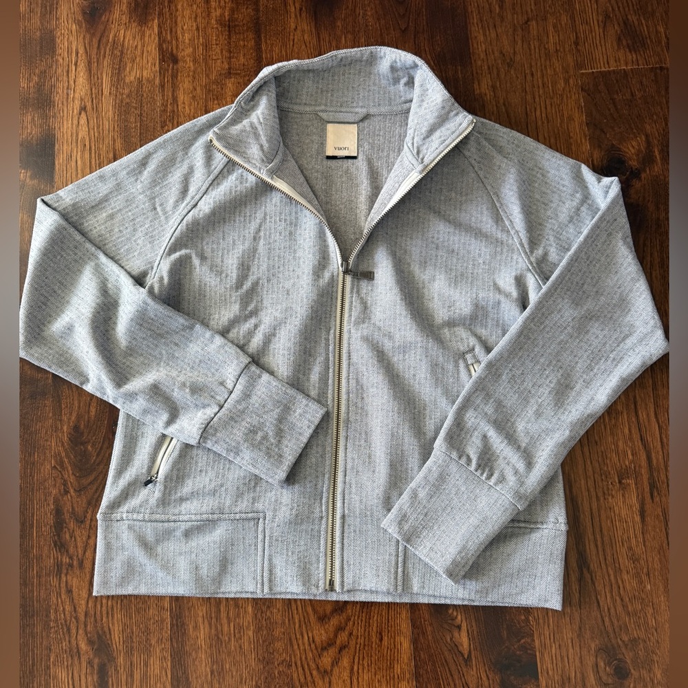 Vuroi zip front jacket, size medium